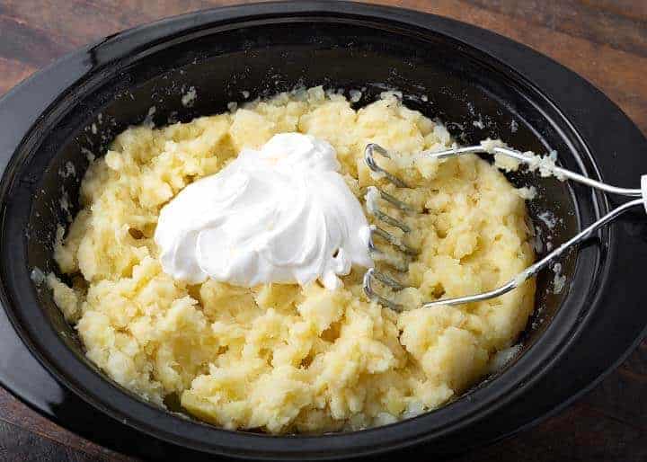 Slow Cooker Sour Cream Onion Mashed Potatoes